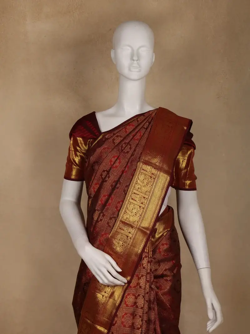 Maroon Floral Woven Pure Kanchipuram Silk Saree 2