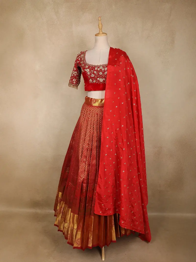 Maroon Floral Zari Woven Design Pure Kanchipuram Silk Bridal Wear Dhavani With Beads Work Blouse 2