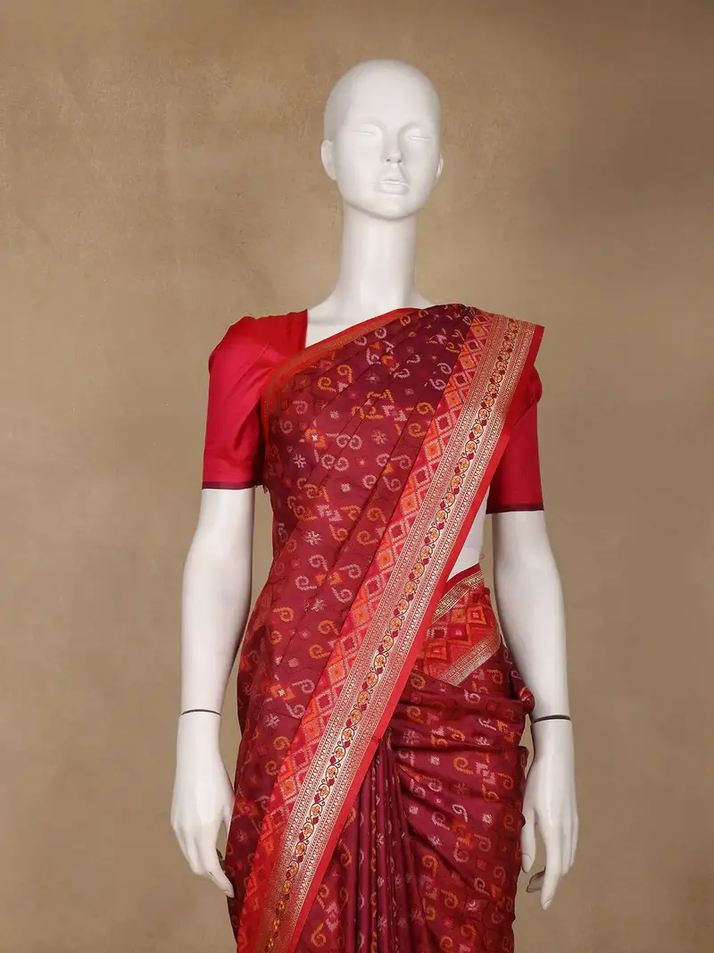 Maroon Geometric Motif Pattern Silk Saree 2