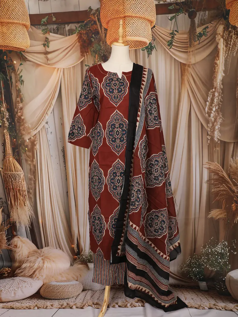 Maroon Geometric Printed Design Cotton Straight Cut Salwar Suit 1