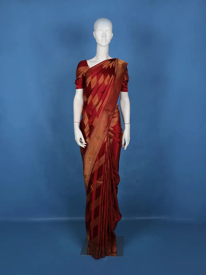 Maroon Geometric Woven Design Banarasi Silk Saree 1