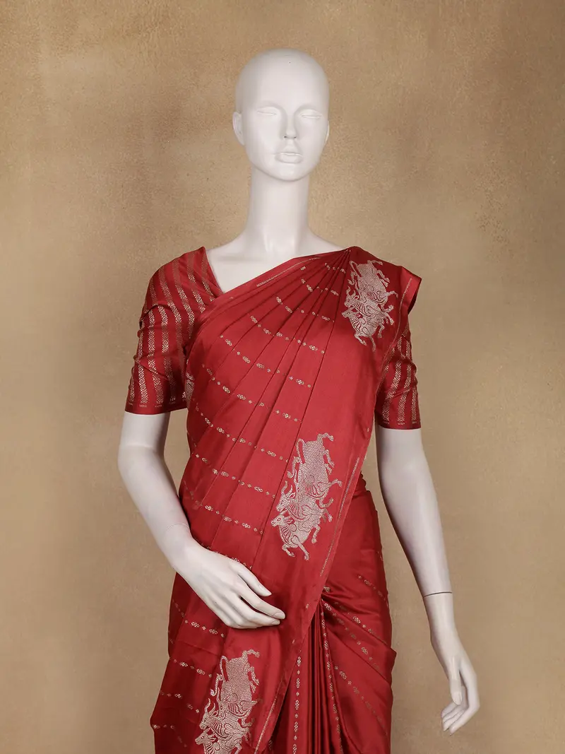 Maroon Motif Design Semi Banarasi Silk Saree 2