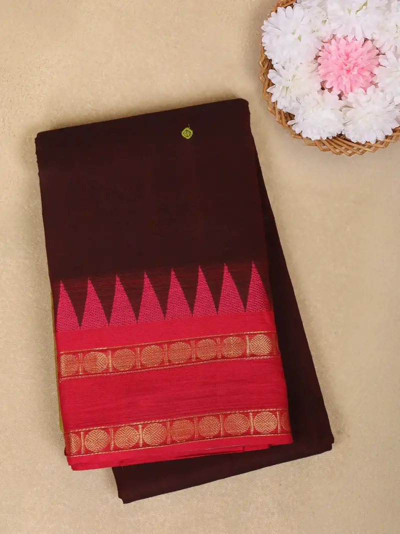 Maroon Solid Design Cotton Saree With Contrast Border 1