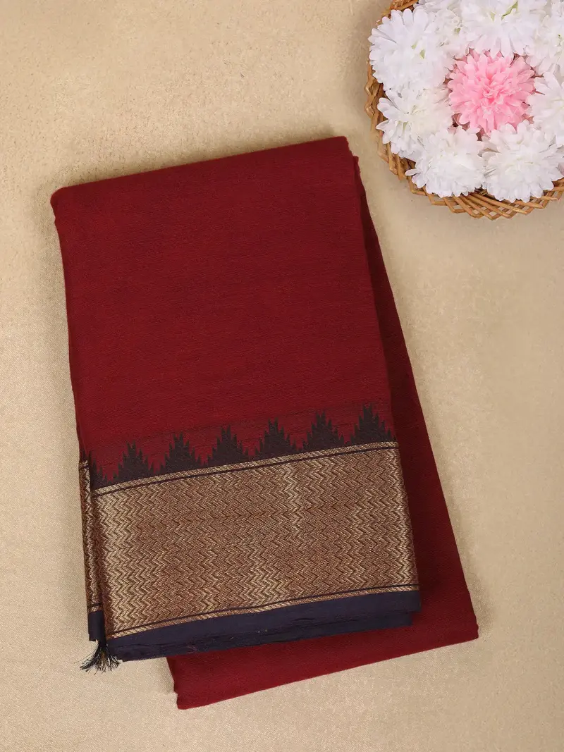 Maroon Solid Design Cotton Saree With Contrast Zari Border 1