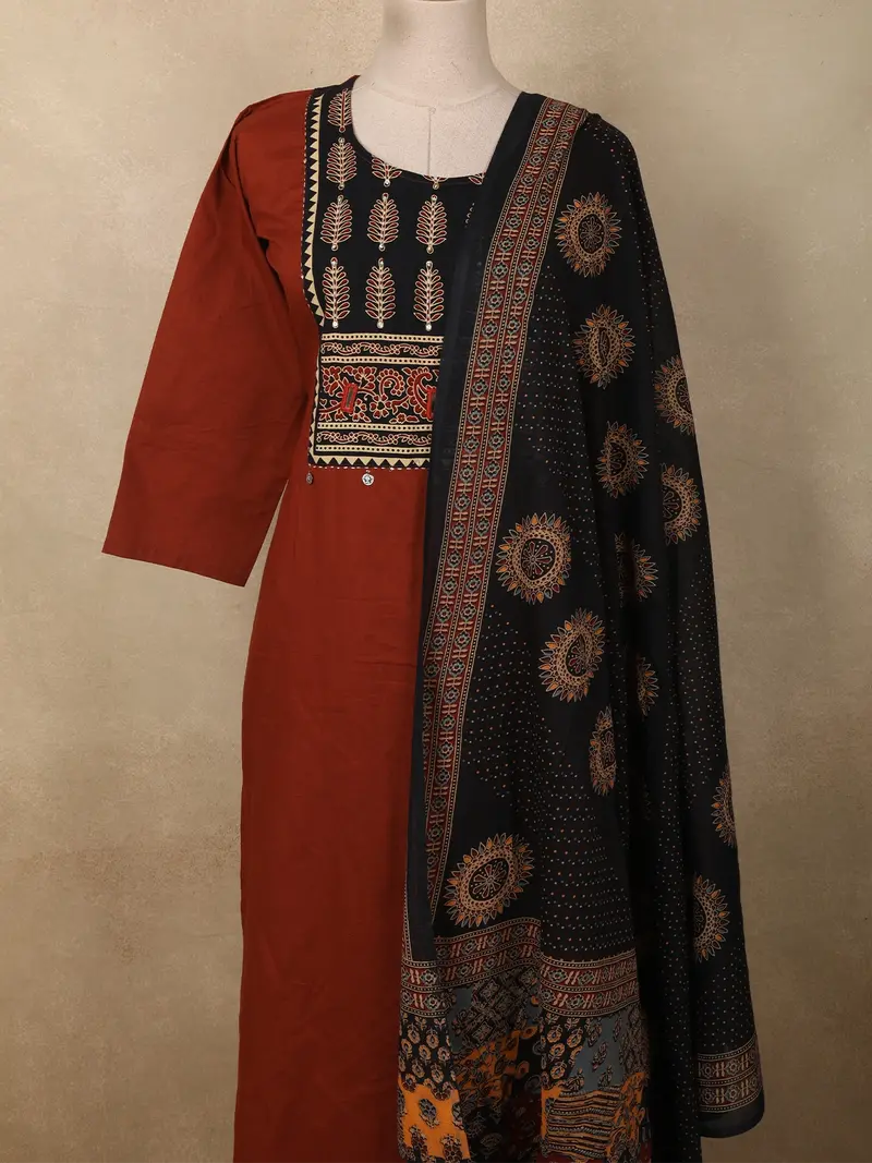 Maroon Traditional Leaf Printed Design Cotton Palazzo Suit With Dupatta 2