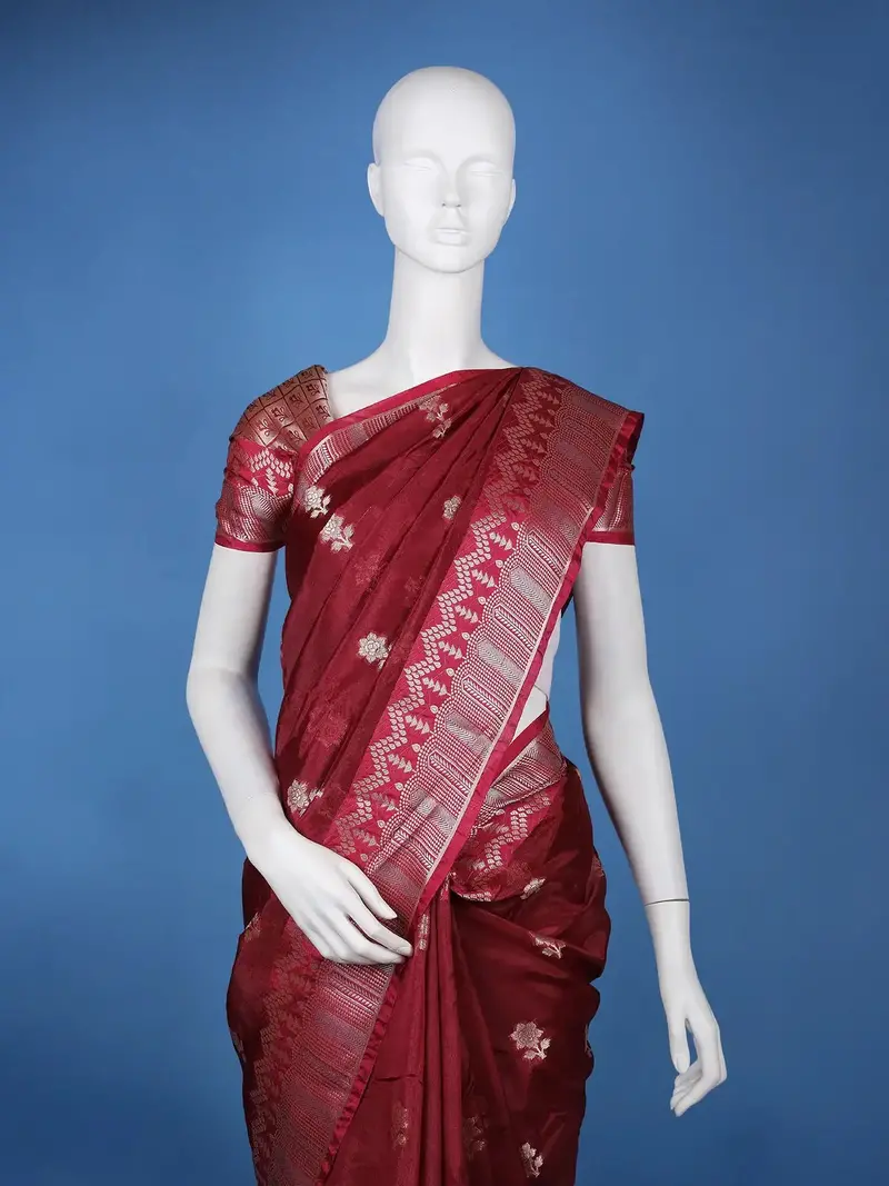 Maroon Woven Floral Design Banarasi Silk Saree 2