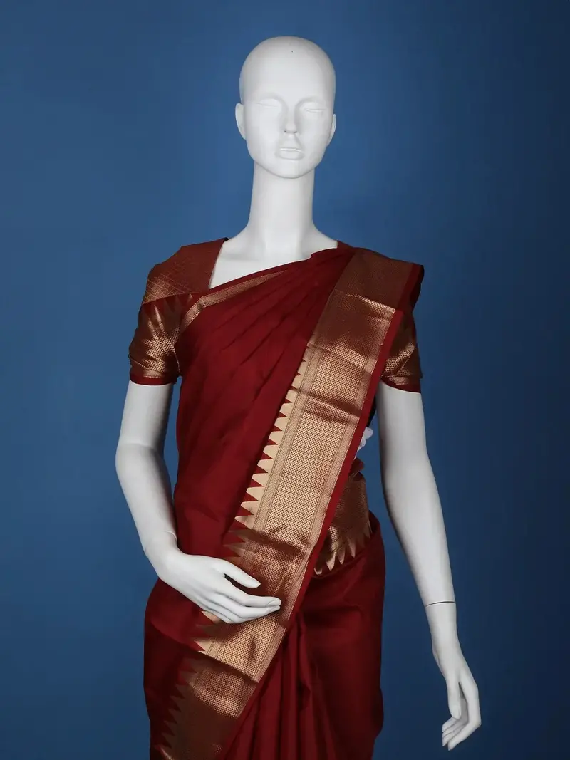 Maroon Woven Silk Saree With Contrast Gold Zari Border 2