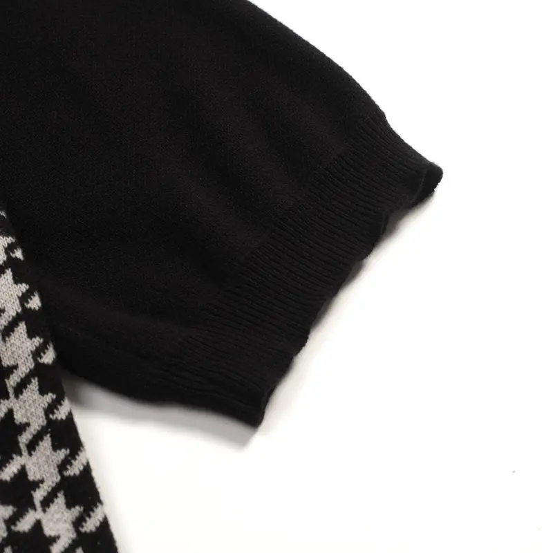 Men's Black Retro Artistic Heart Embroidery Knitted Cardigan 5