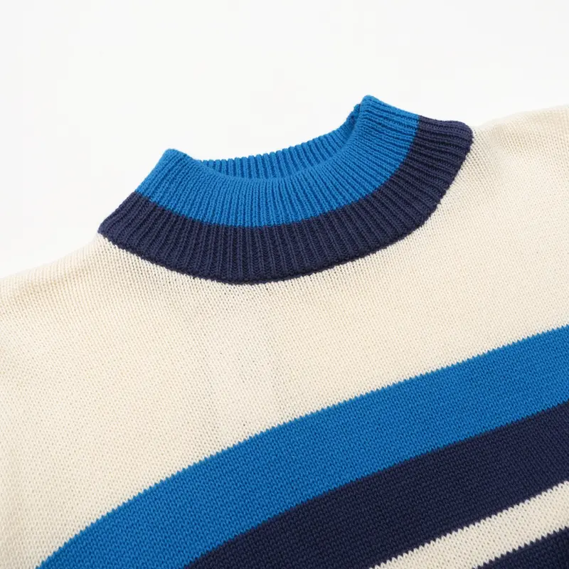 Men's White Fashionable Artistic Striped Knitwear 4