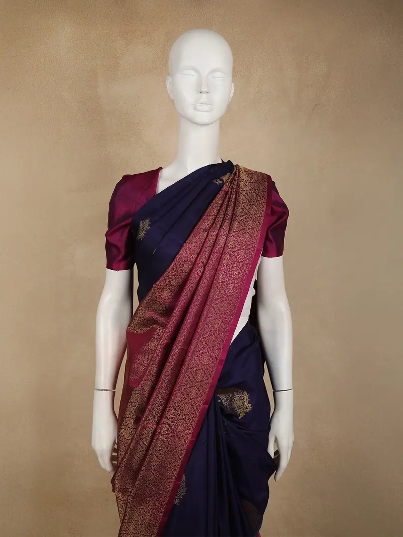Midnight Navy Blue Paisley Butta Woven Design Pure Kanchipuram Silk Saree With Contrast Floral Border 2
