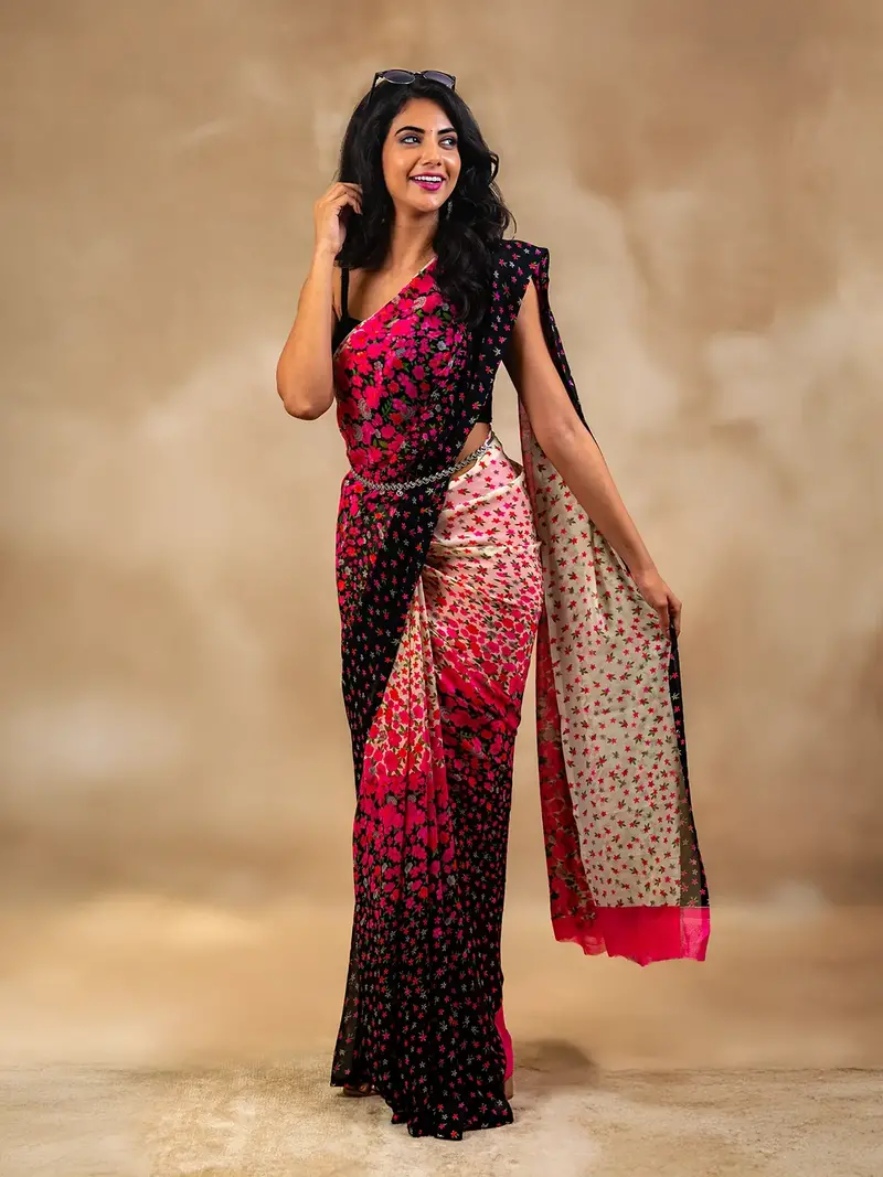 Multicolor Floral Printed Georgette Saree With Matching Blouse 1