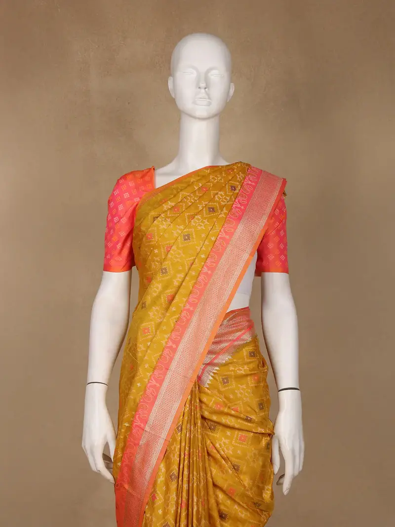 Mustard Yellow Geometric Motif Pattern Silk Saree 2