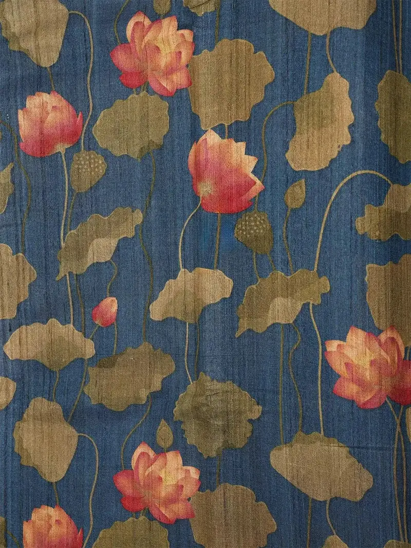 Navy Blue Banarasi Saree With Floral Design On The Body With Matching Border 2