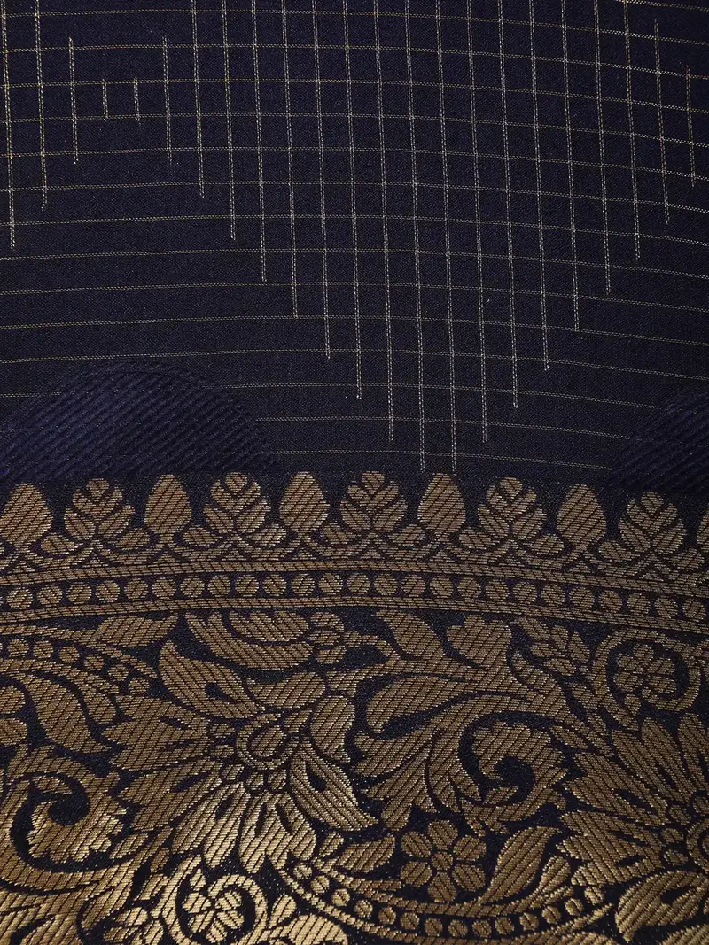 Navy Blue Checked Mysore Silk Saree With Zari Floral Border And Circle Motifs 2