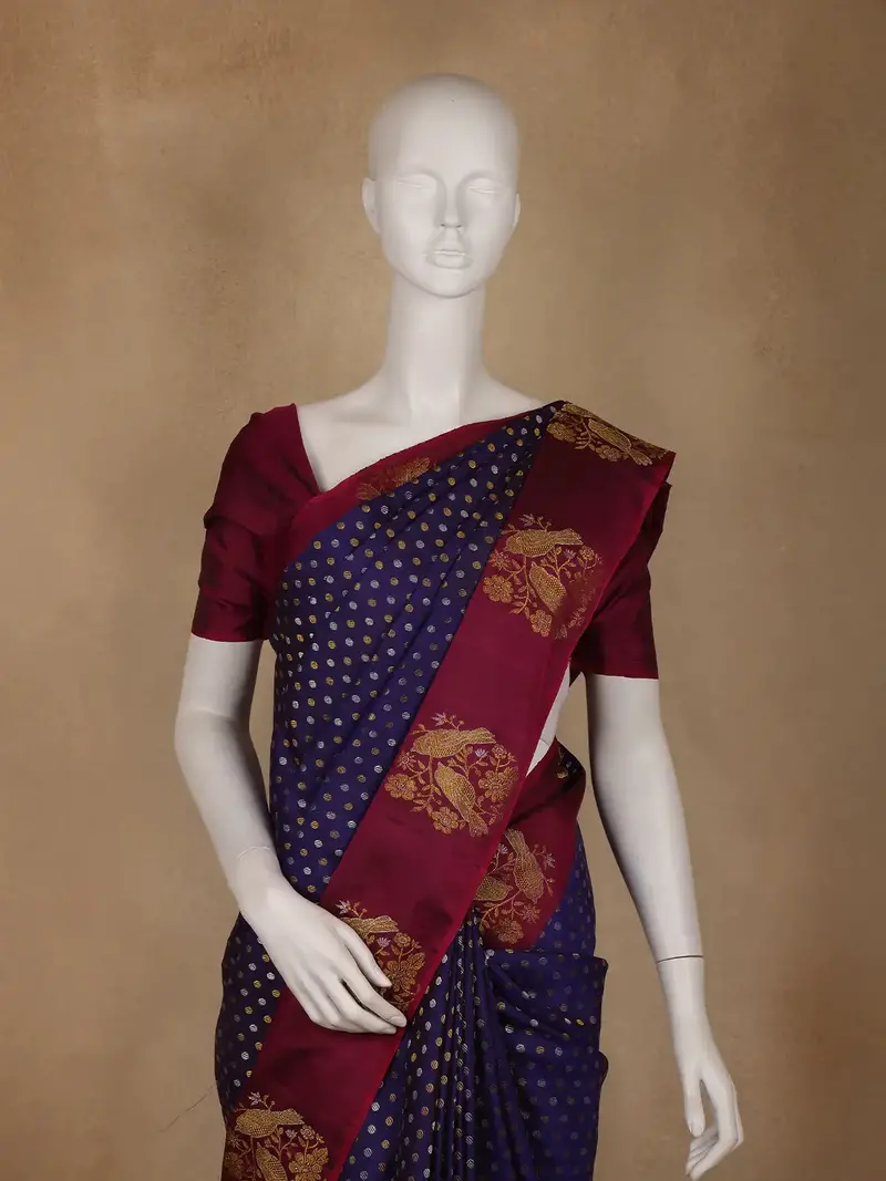 Navy Blue Dots Woven Pure Kanchipuram Silk Saree With Maroon Contrast Border 2