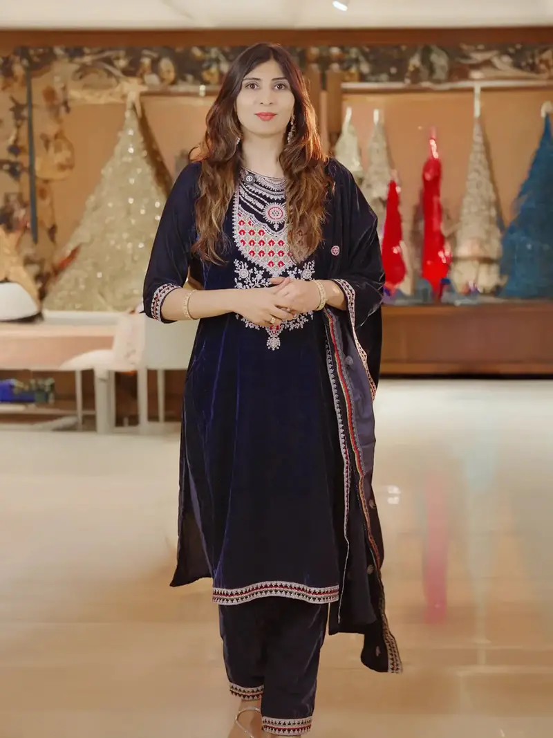 Navy Blue Floral Thread Embroidery Velvet Salwar Suit 1