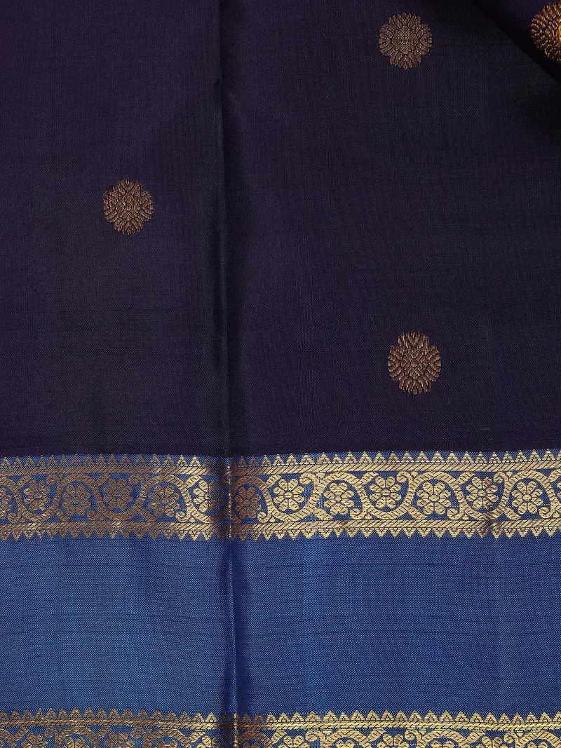 Navy Blue Floral Woven Pure Kanchipuram Silk Saree 2