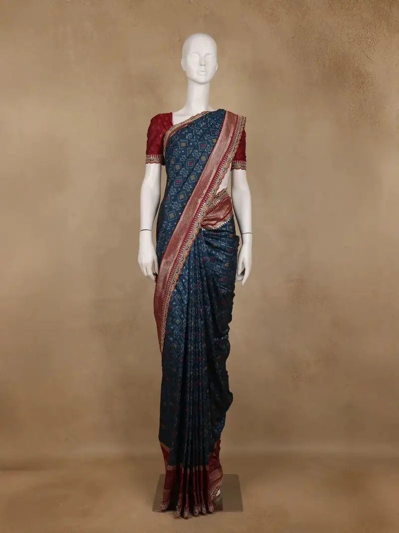 Navy Blue Geometric Diamond Designed Soft Silk Saree 1