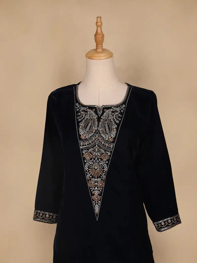 Navy Blue Paisley Designed Velvet Co Ord Salwar Suit 2