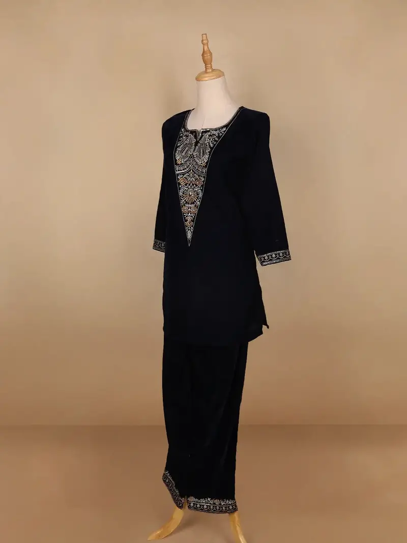 Navy Blue Paisley Designed Velvet Co Ord Salwar Suit 3