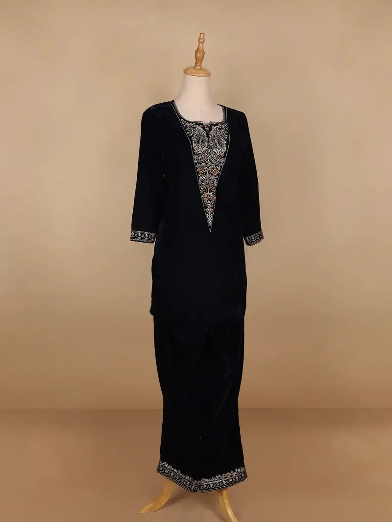 Navy Blue Paisley Designed Velvet Co Ord Salwar Suit 4