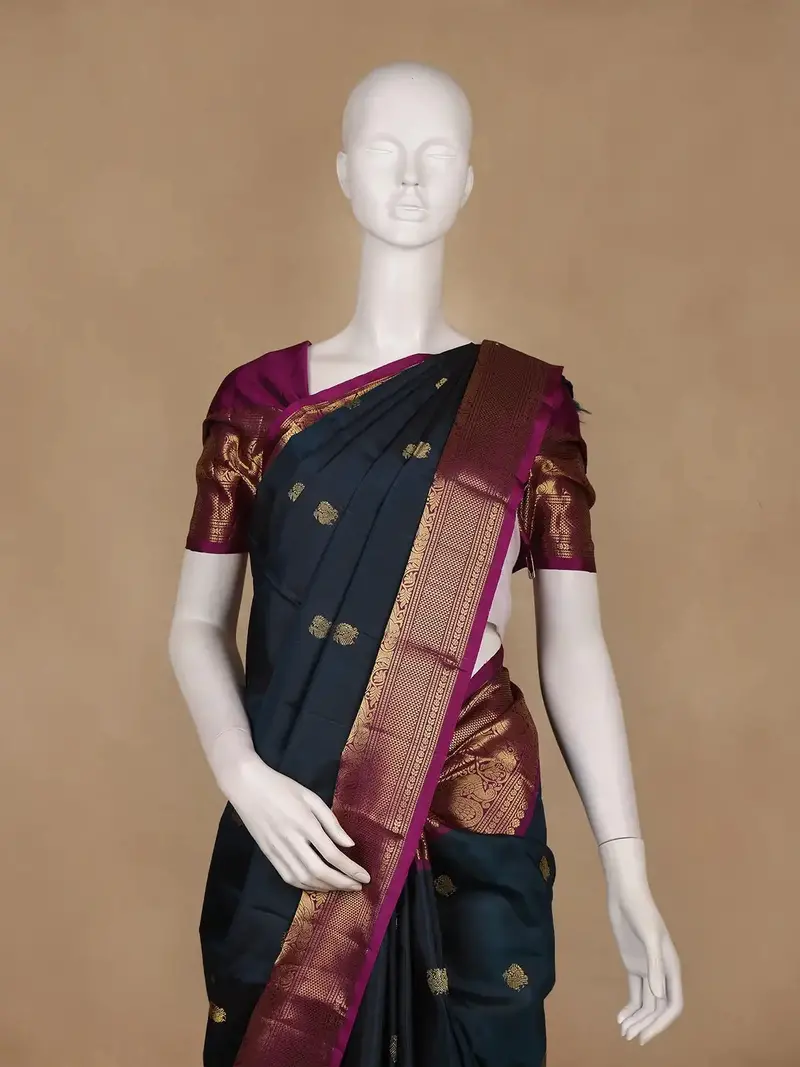Navy Blue Peacock Woven Pure Kanchipuram Silk Saree With Contrast Border 2