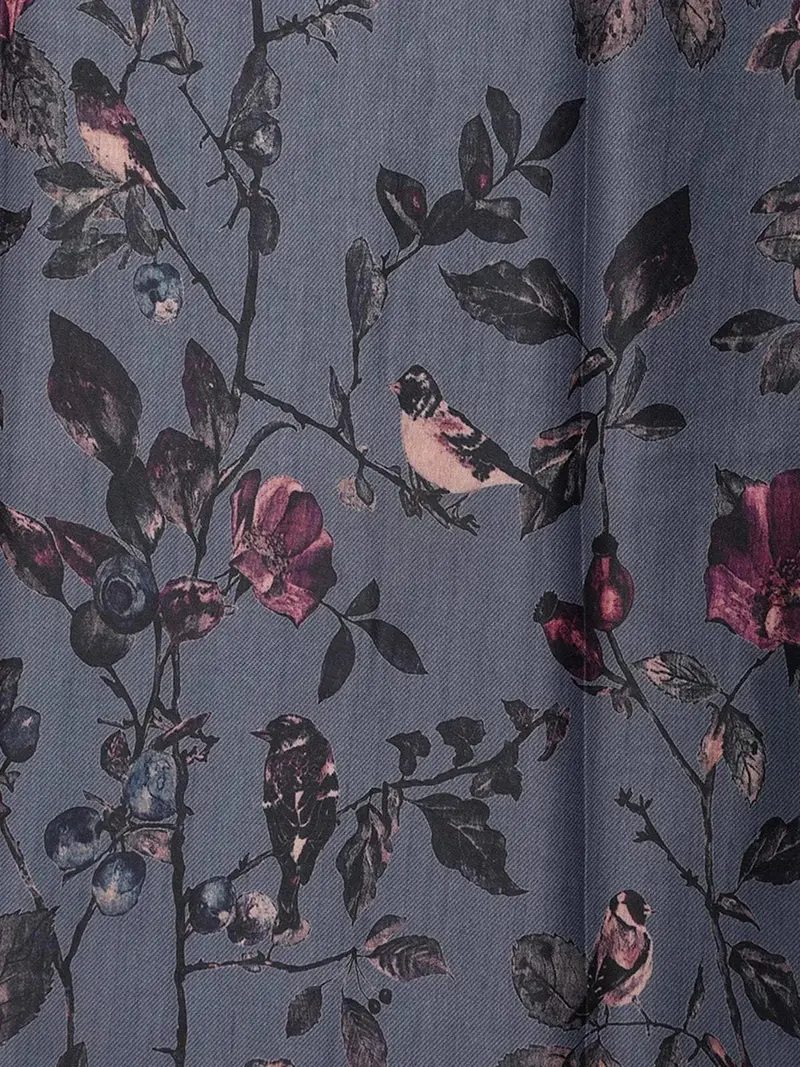 Navy Blue Semi Tussar Silk Saree With Flower And Bird Design On The Body With Lace Border 2