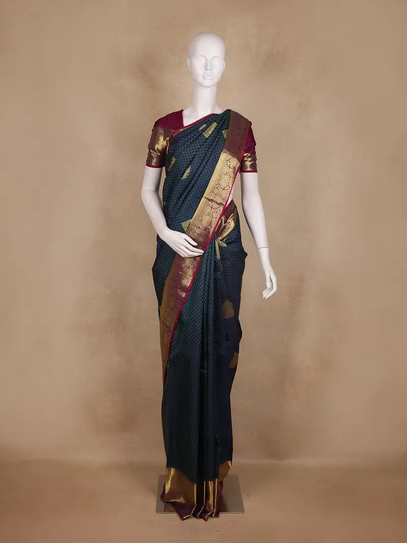 Navy Blue Small Butta Woven Kanchipuram Silk Saree 1