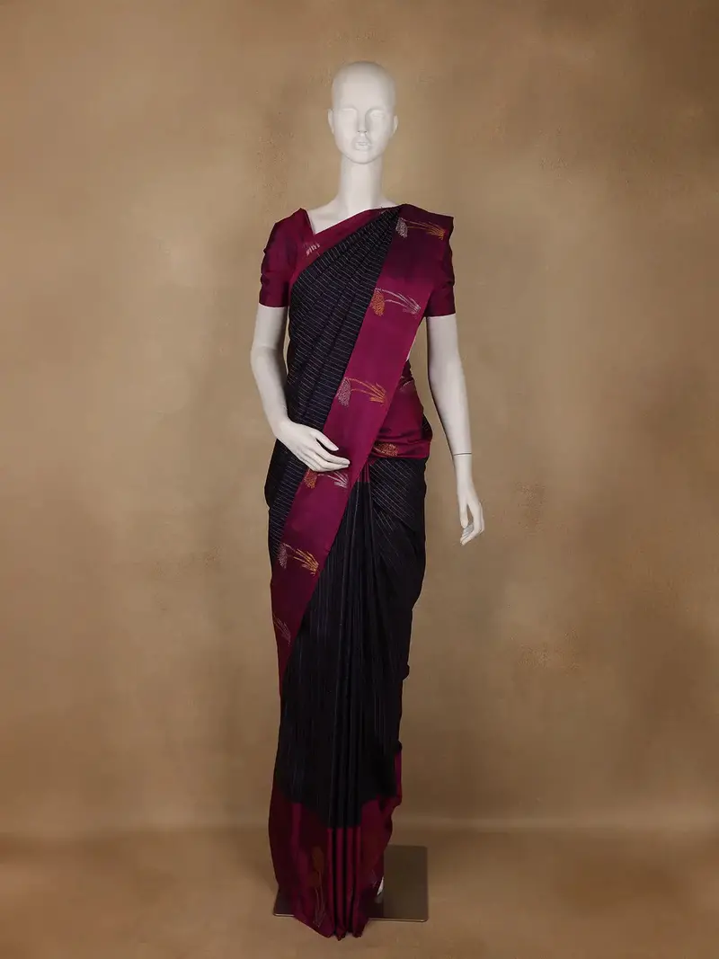 Navy Blue Striped Woven Pure Kanchipuram Silk Saree With Contrast Pallu 1