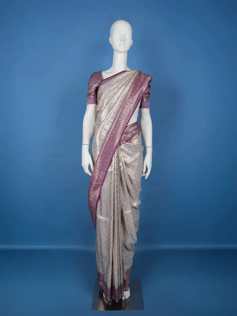 Off-White Diamond Brocade Design Banarasi Silk Saree 1