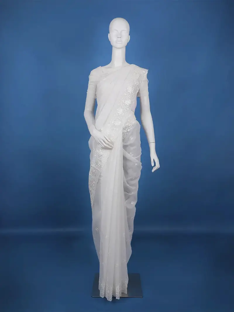 Off-White Floral Embroidered Tissue Saree With Scalloped Border 1
