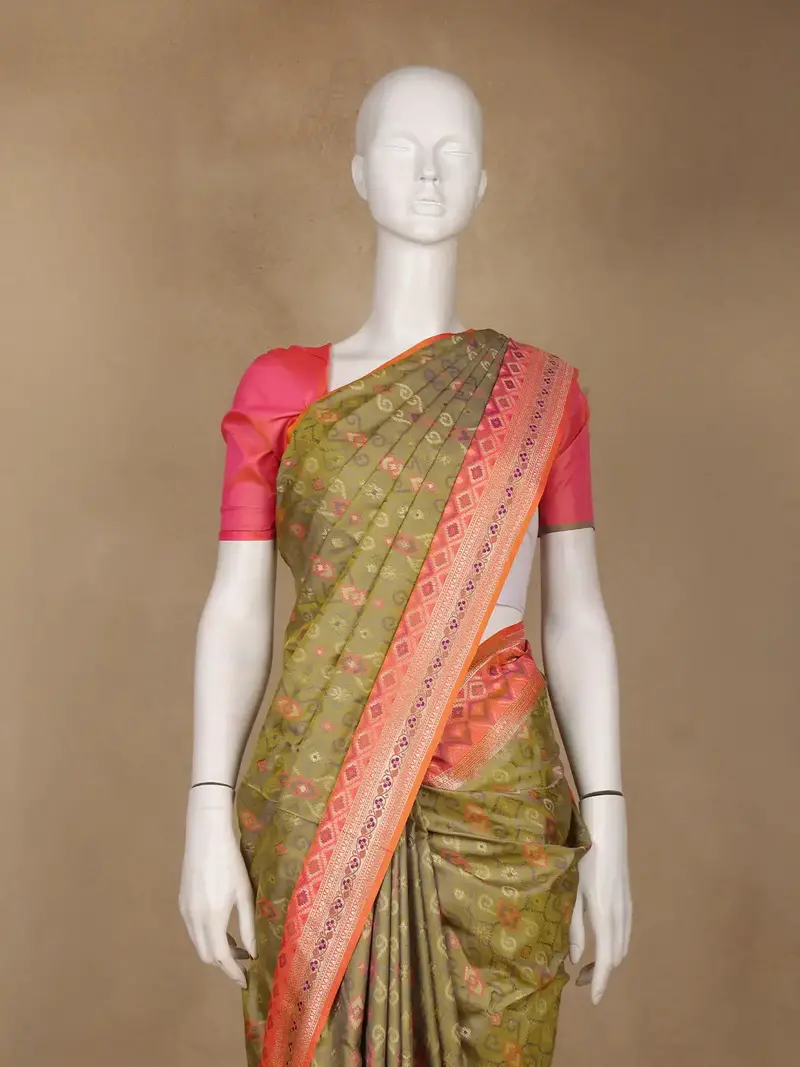 Olive Green Geometric Motif Pattern Silk Saree 2