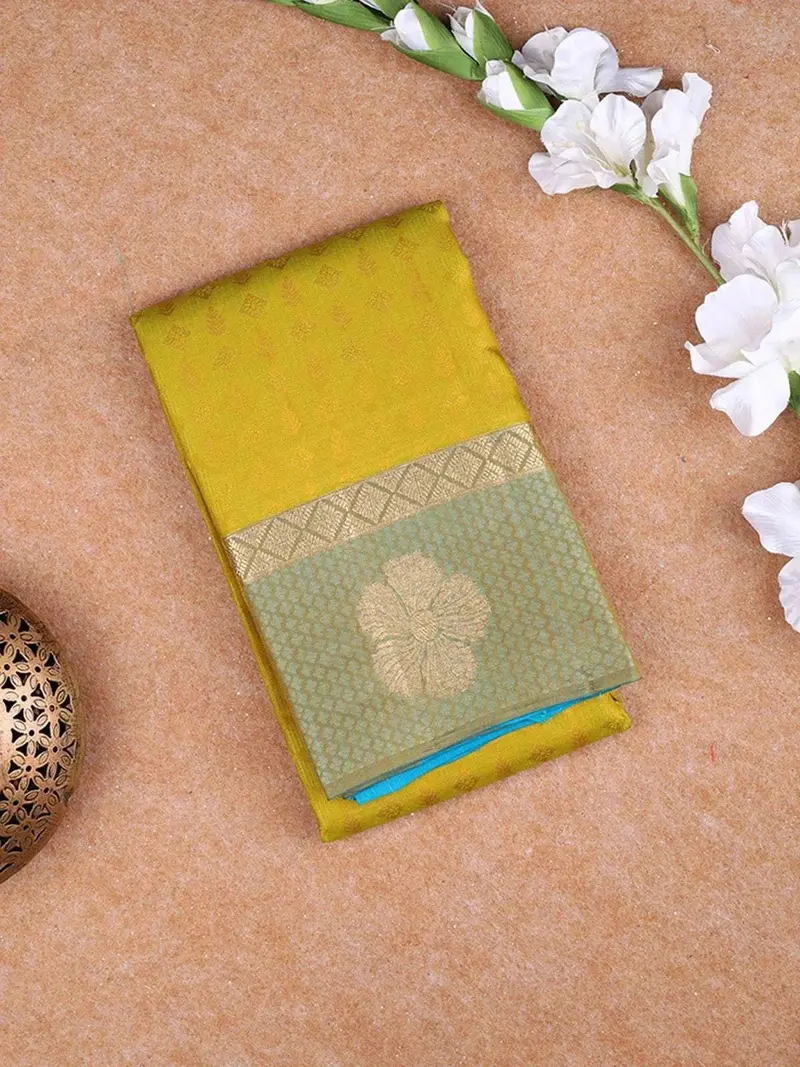Olive Green Pure Kanchipuram Silk Saree With Diamond And Floral Design On The Body With Zari Border 1