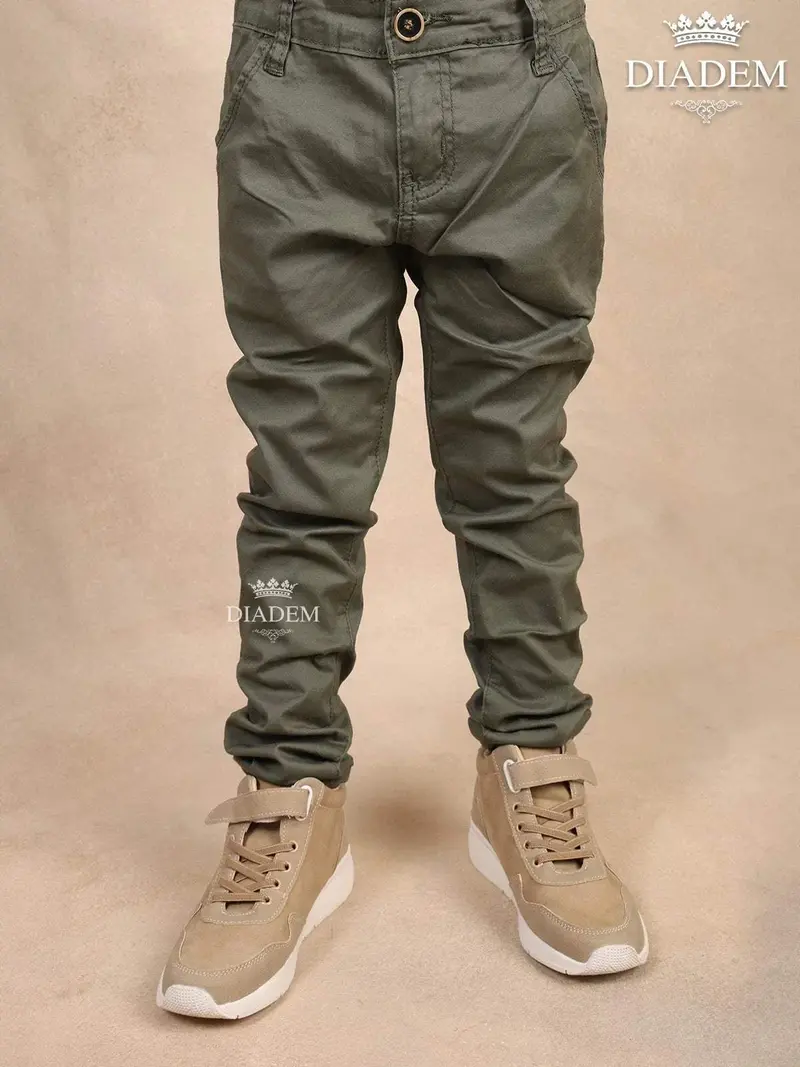 Olive Green Solid Cotton Slim-Fit Jeans 1