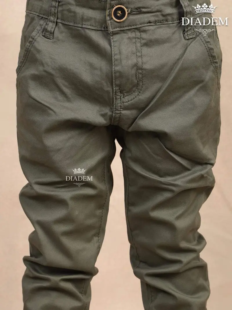 Olive Green Solid Cotton Slim-Fit Jeans 2