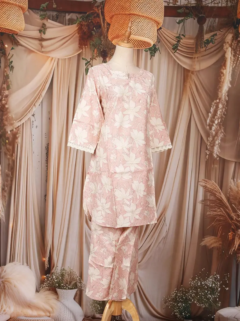 Onion Pink Floral Design Printed Cotton Salwar Suit 4