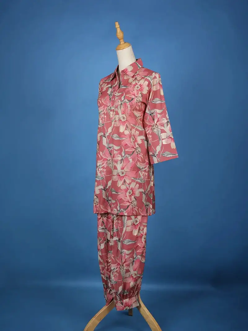 Onion Pink Floral Printed Cotton Salwar Suit 3