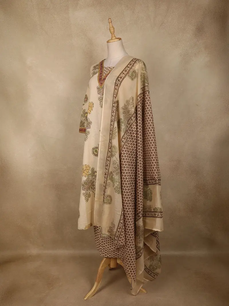 Onion Pink Floral Printed Design Cotton Straight Cut Salwar Suit With Dupatta 3