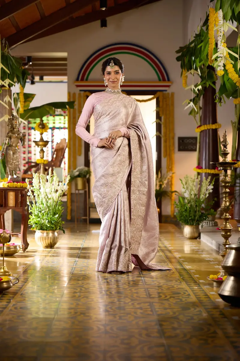 Onion Pink Leaf Woven Design Banarasi Silk Saree 1