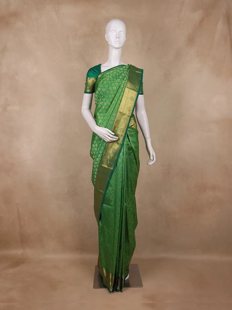 Parrot Green Butta Woven Design Kanchipuram Silk Saree 1