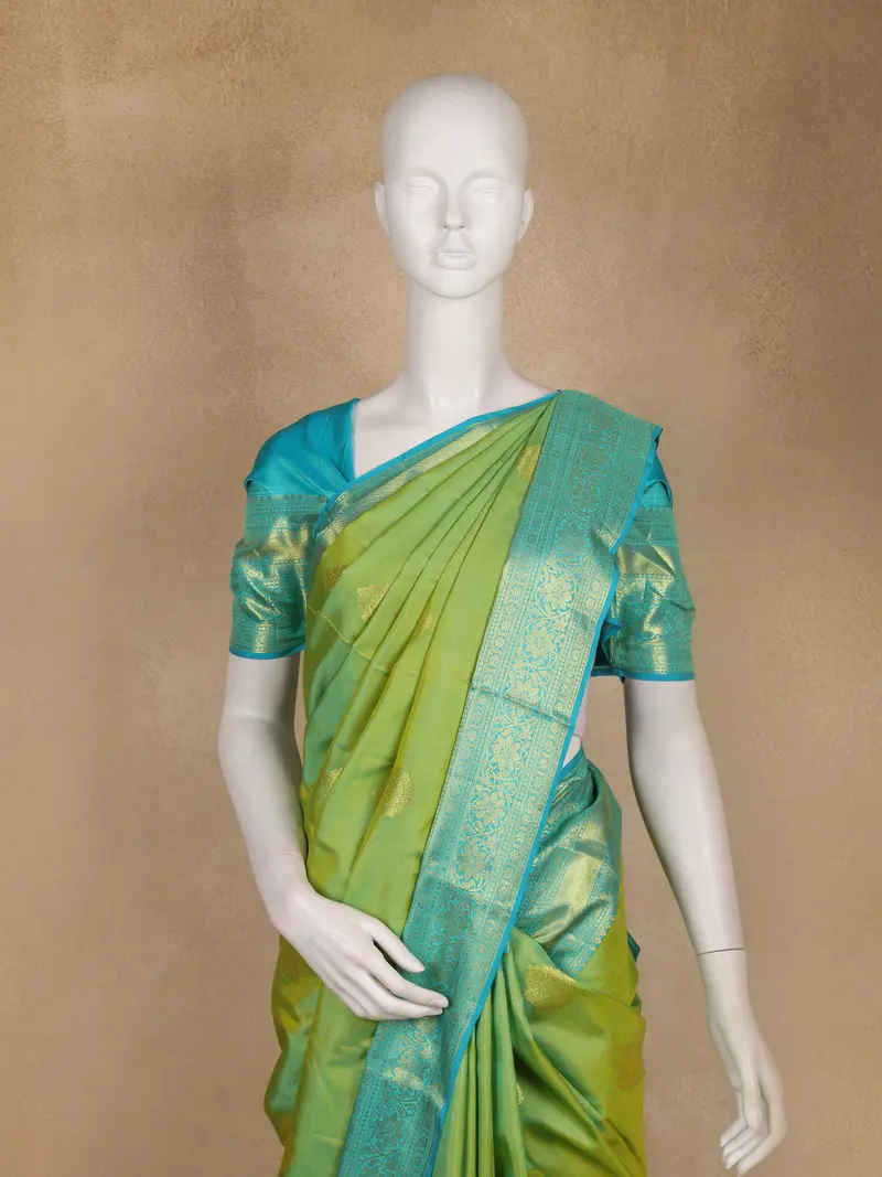 Parrot Green Butta Woven Design Pure Kanchipuram Silk Saree 2