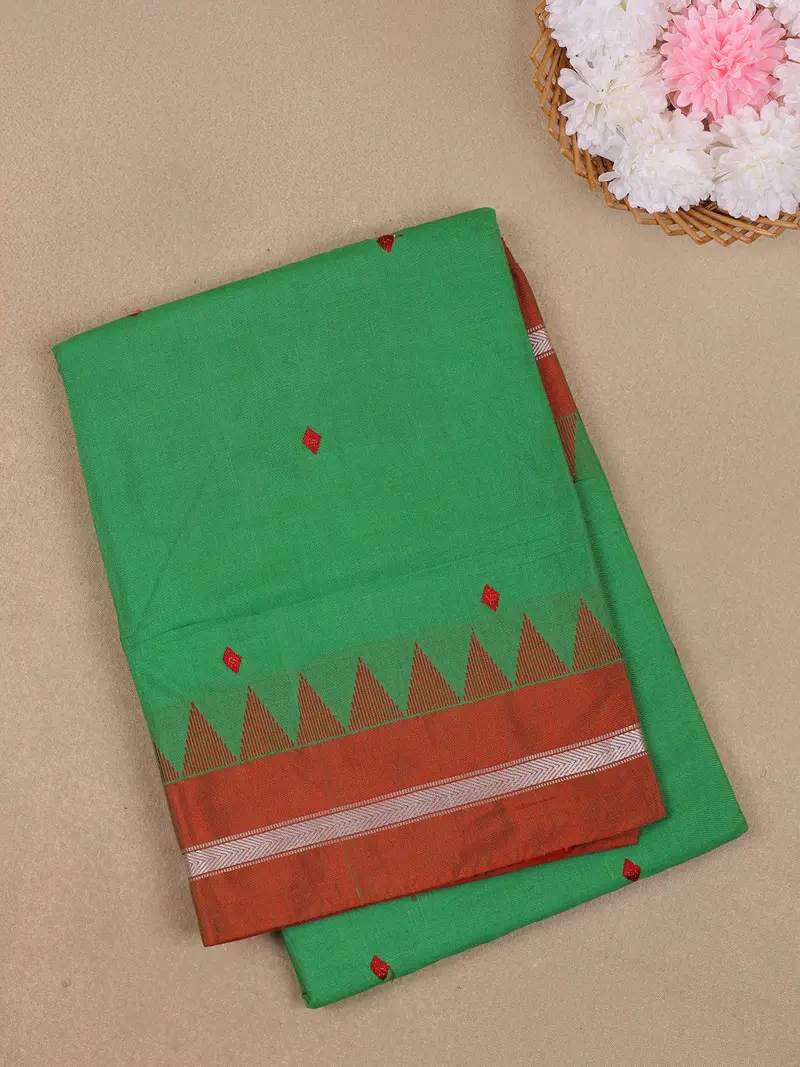 Parrot Green Diamond Motif Design Cotton Saree With Contrast Rust Temple Border 1