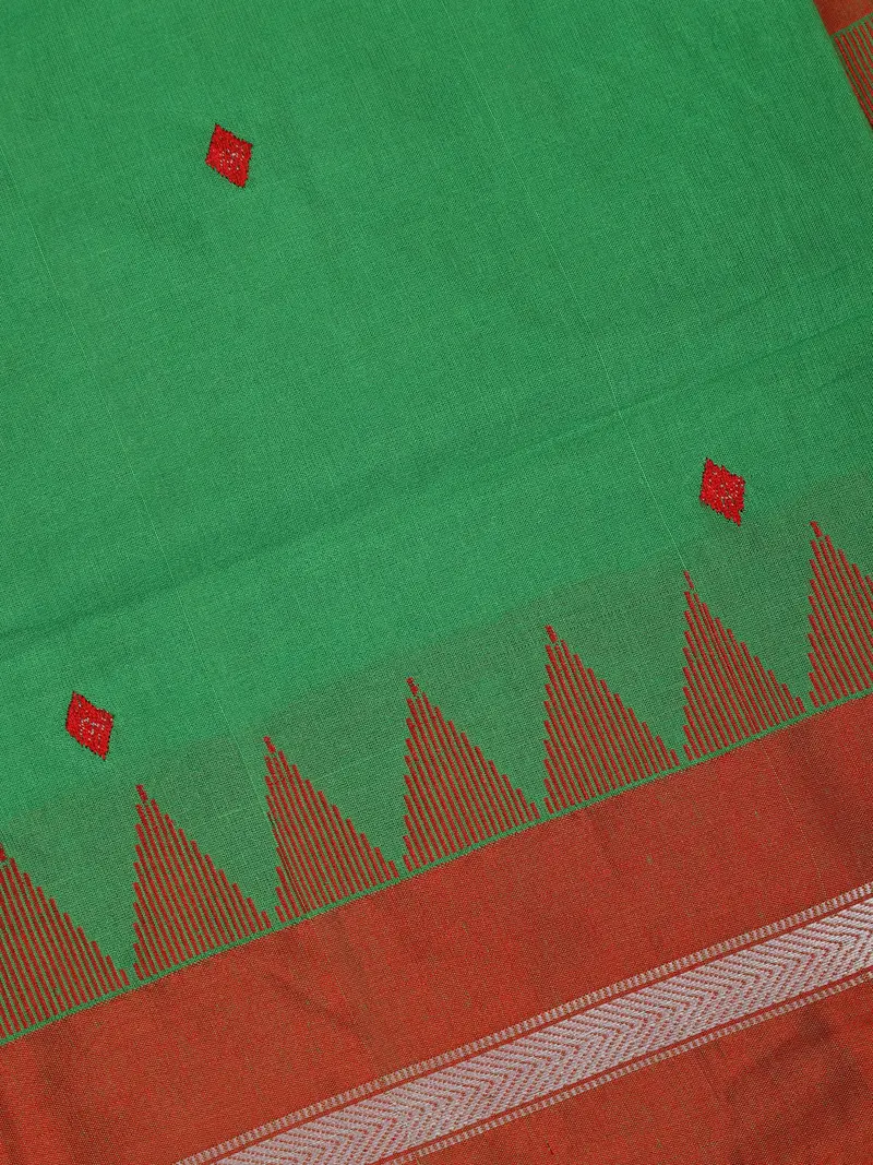 Parrot Green Diamond Motif Design Cotton Saree With Contrast Rust Temple Border 2