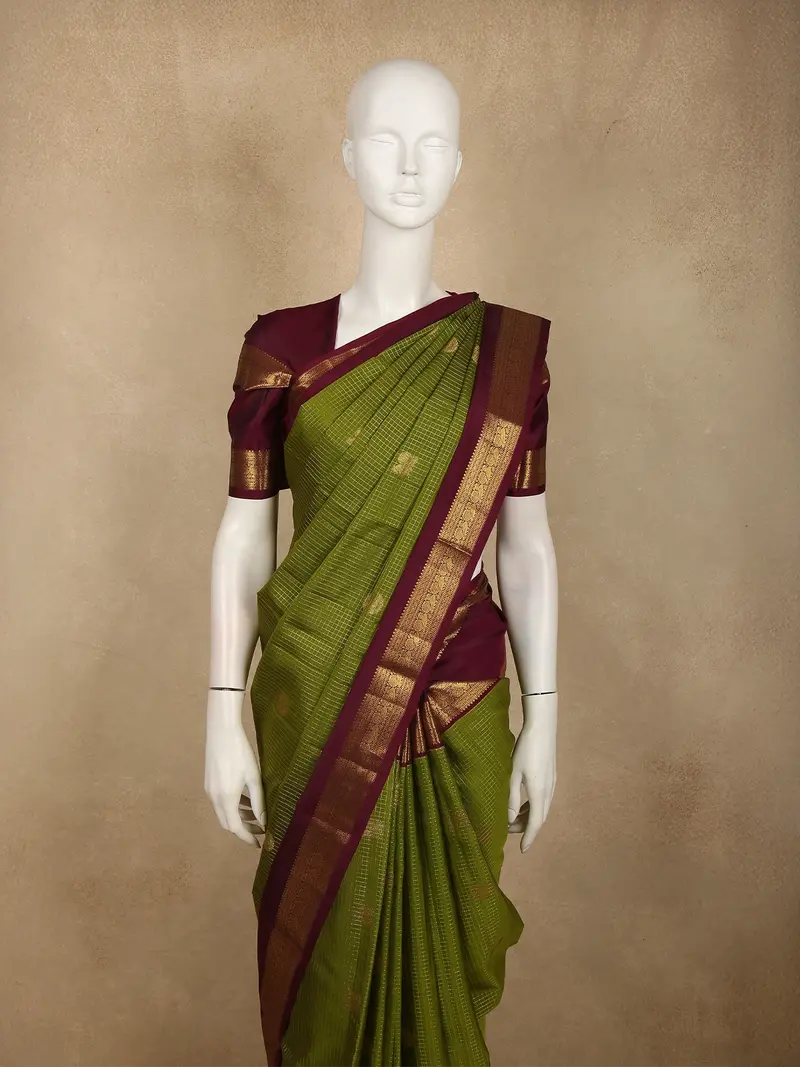 Parrot Green Mini Checked And Butta Zari Woven Design Pure Kanchipuram Silk Saree With Contrast Double Zari Border 2