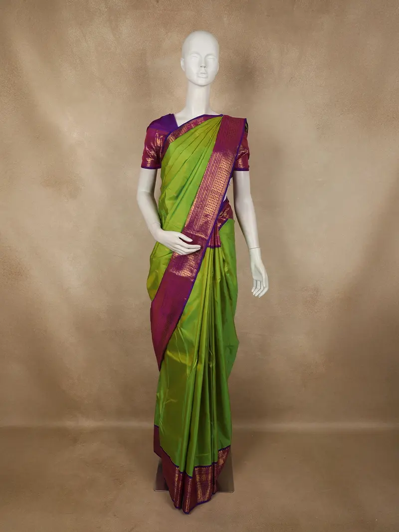 Parrot Green Paisley Butta Woven Design Pure Kanchipuram Silk Saree With Contrast Zari Border 1