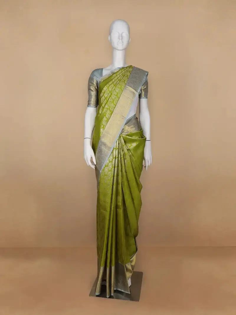 Parrot Green Paisley Woven Pure Kanchipuram Silk Saree 1