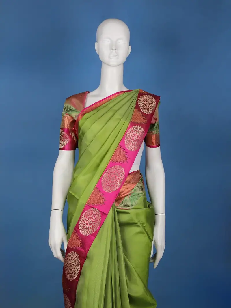 Parrot Green Solid Design Round Motif Zari Border Silk Saree 2