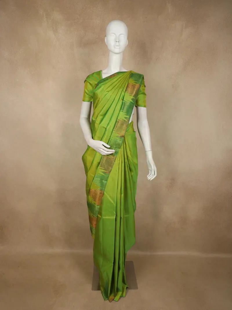 Parrot Green Solid Woven Design Pure Kanchipuram Silk Saree With Temple Zari Border 1
