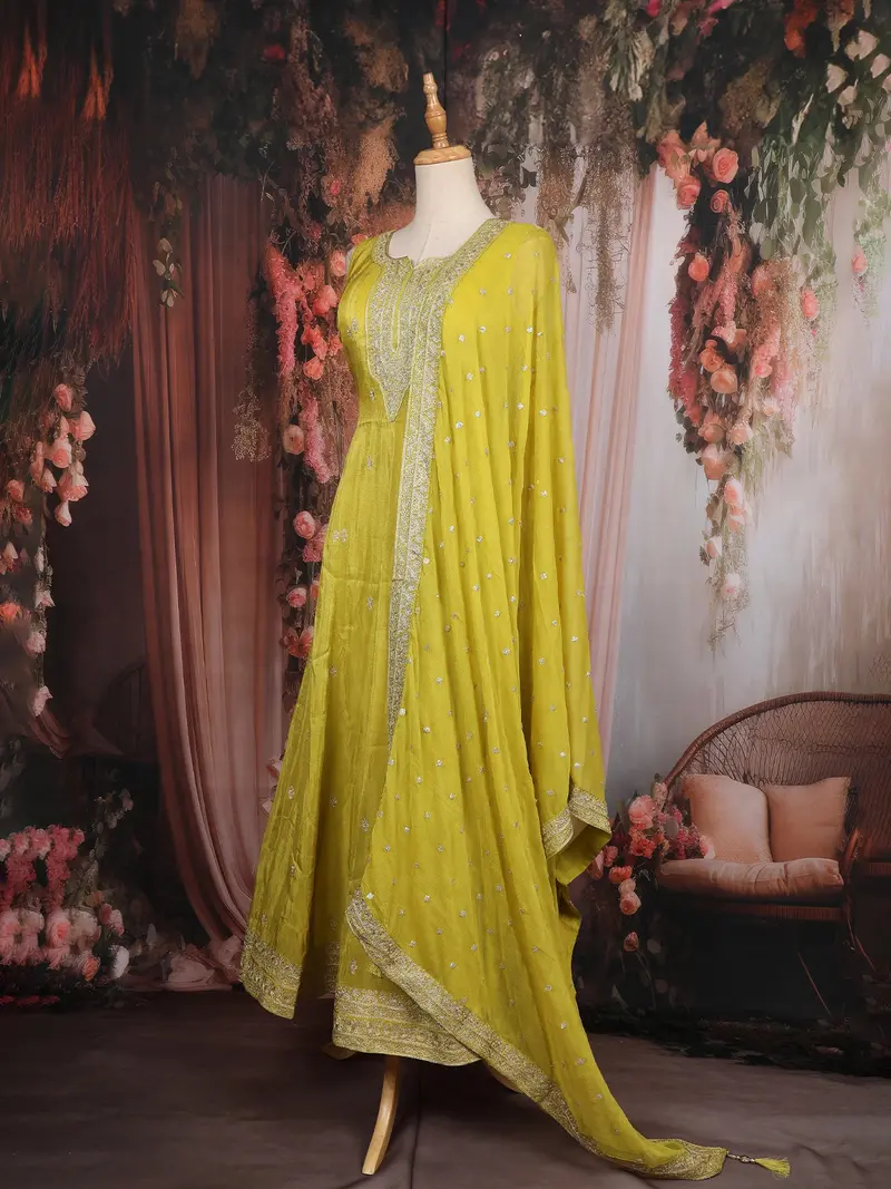 Peacock Green Sequins And Zari Embroidered Silk Salwar Suit 3