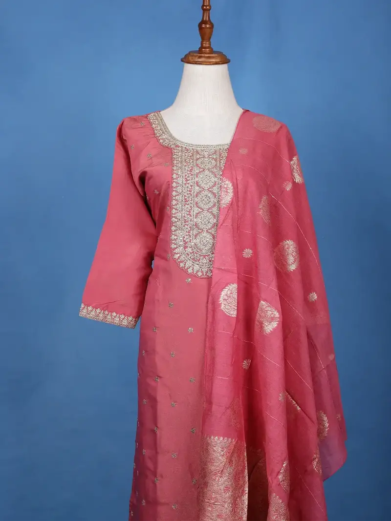 Pink Floral Embroidered Georgette Salwar Suit 2